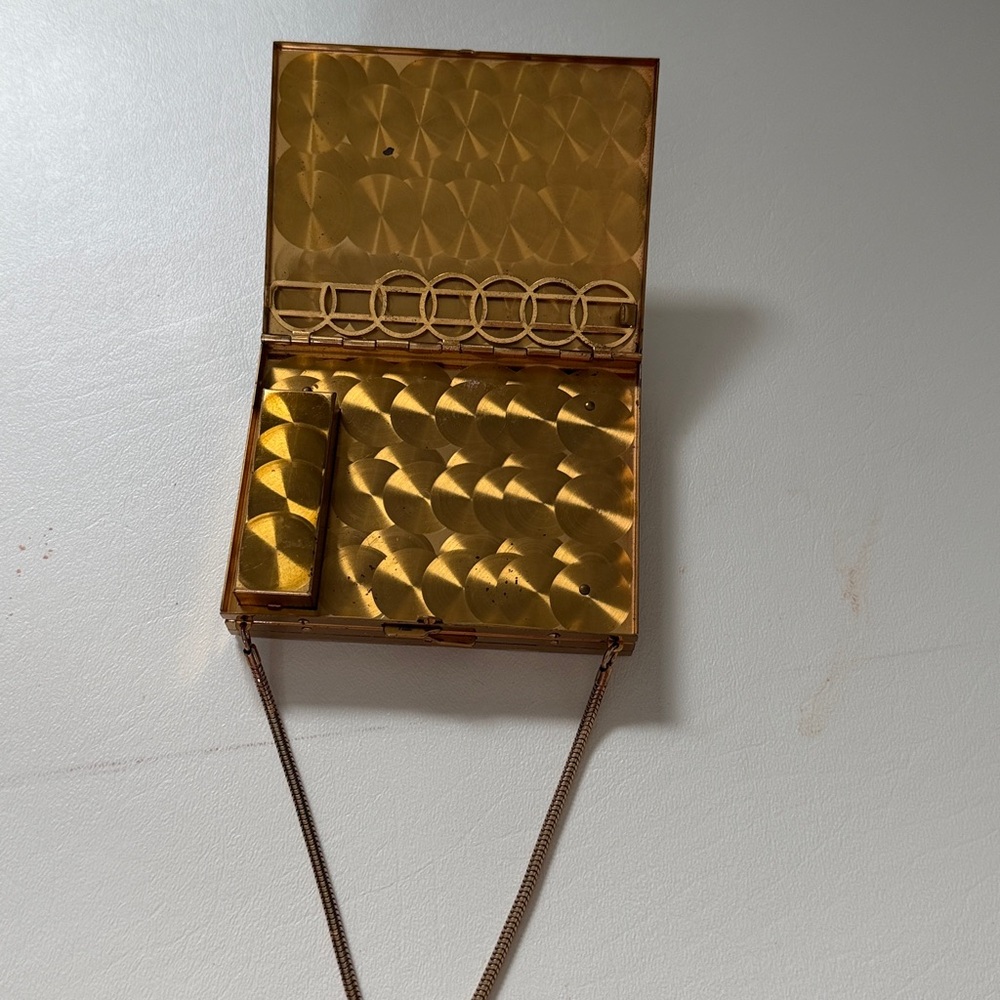 Wiesner of Miami Floral Mirror & Fold-out Comb and compact - Picture 4 of 7